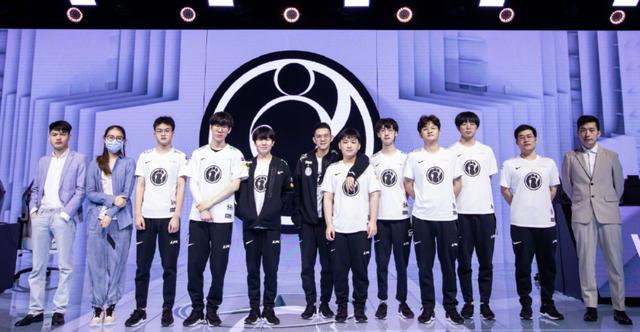 而是强调前 而是强调前